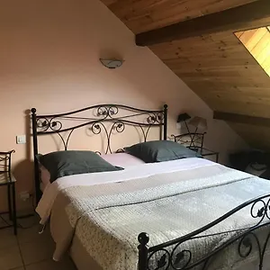 Le Rocher Des Ducs, Vue Sur Montagne, Abris Voitures Et Motos Bed & Breakfast