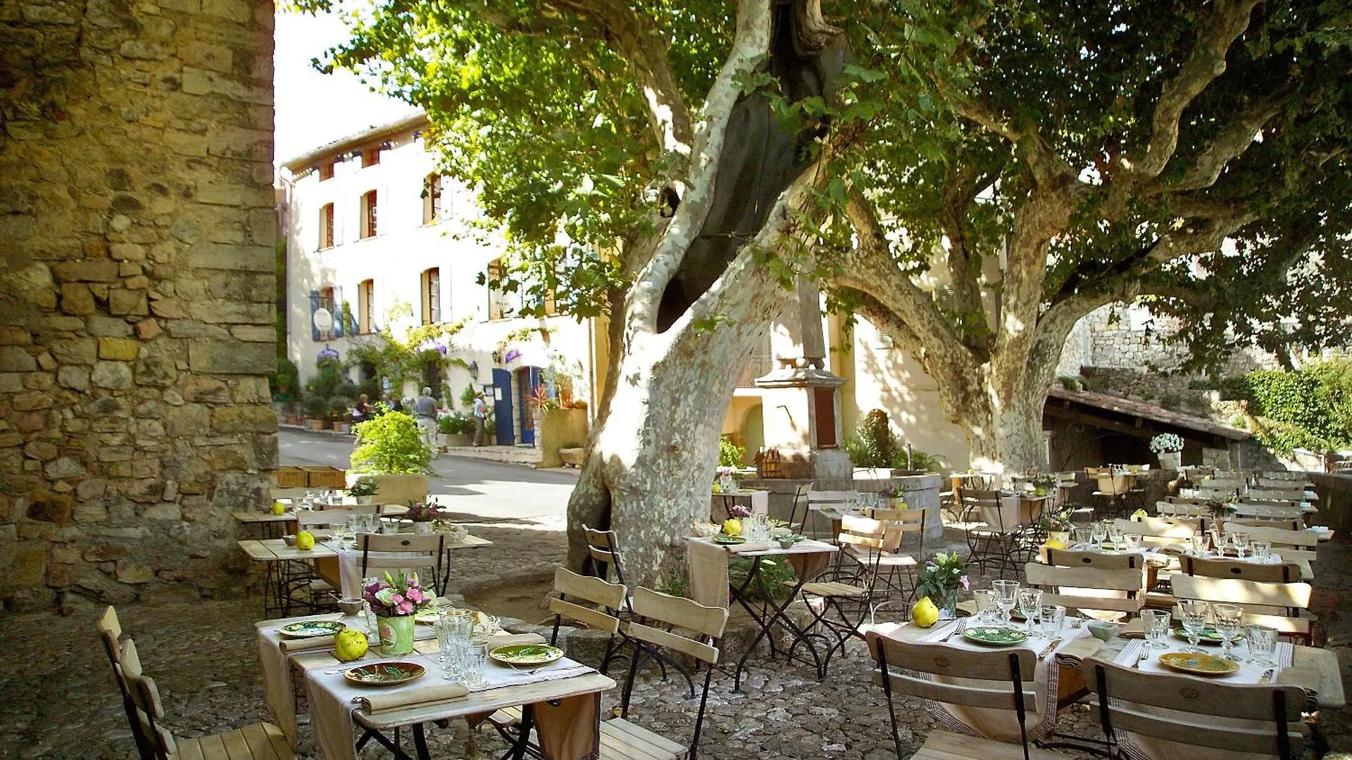 Hotel Restaurant Des Deux Rocs Seillans France